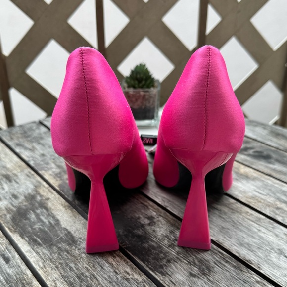 NWT Zara Pink Satin Pointy Toe heels - Picture 5 of 8